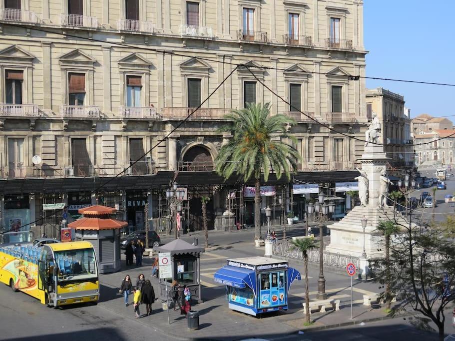 Stesicoro-Duomo Elegante Appartamento In Centro Catania Luaran gambar
